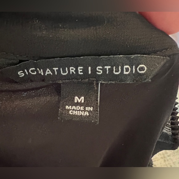 Signature Studio Black Pleated Keyhole Tie collar Long Sleeve Dress Size Medium - Picture 10 of 11